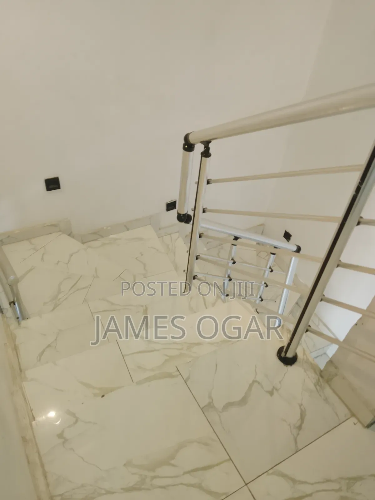 4bdrm Townhouse / Terrace in Ikota Gra for rent
