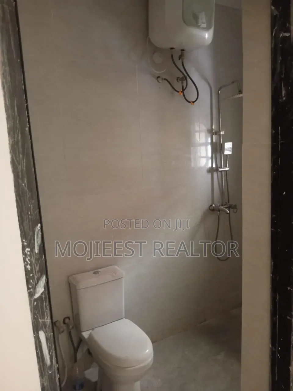 5bdrm Duplex in Crown Vista Estate, Lugbe District for rent