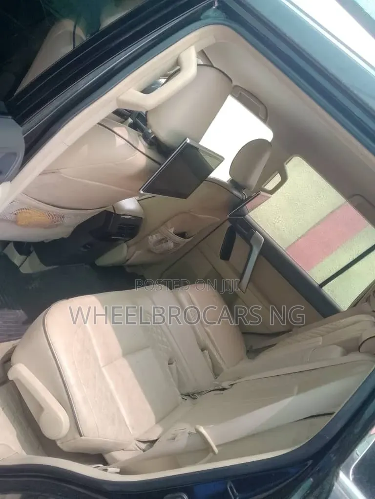 Toyota Land Cruiser Prado 2016 Black