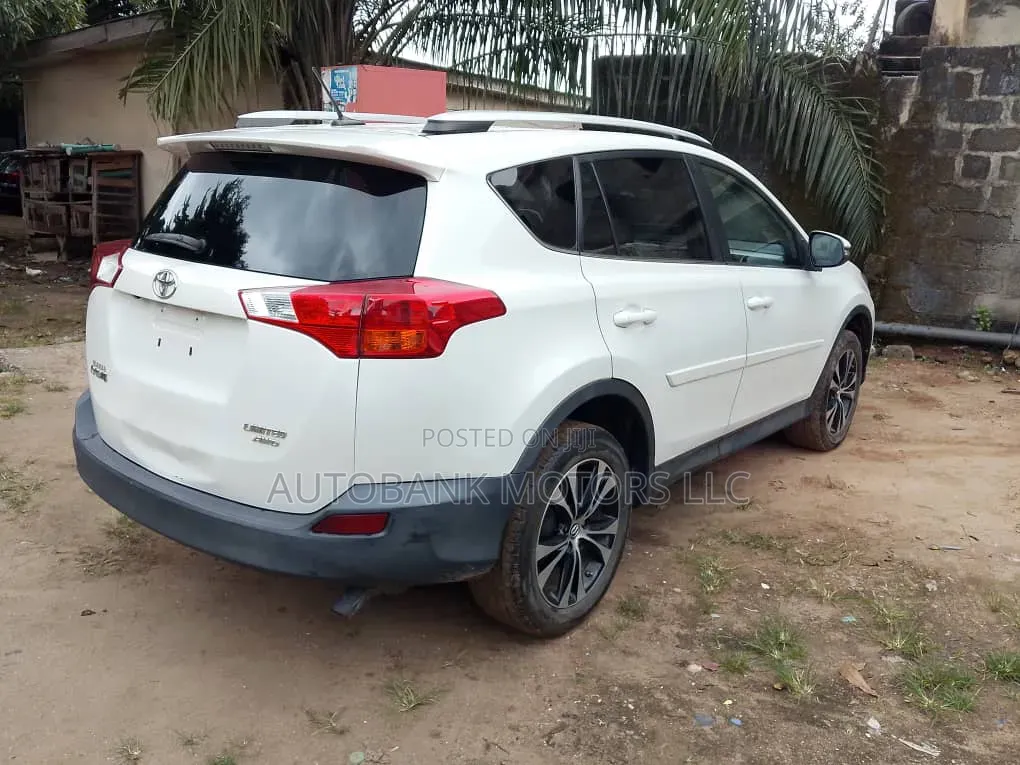 Toyota RAV4 2015 White