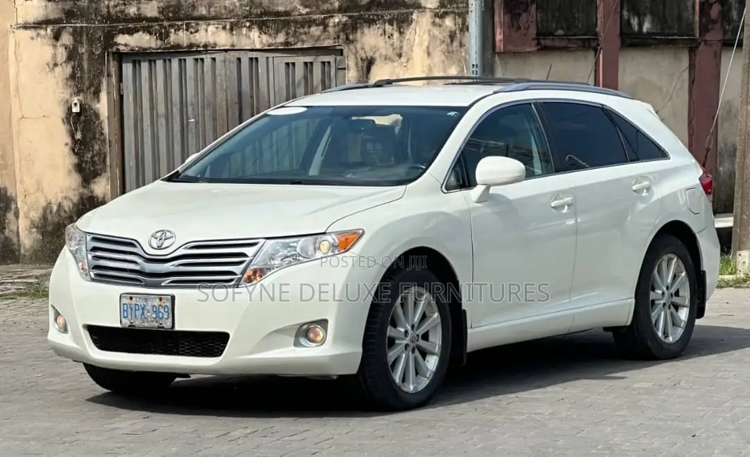 Toyota Venza 2010 White