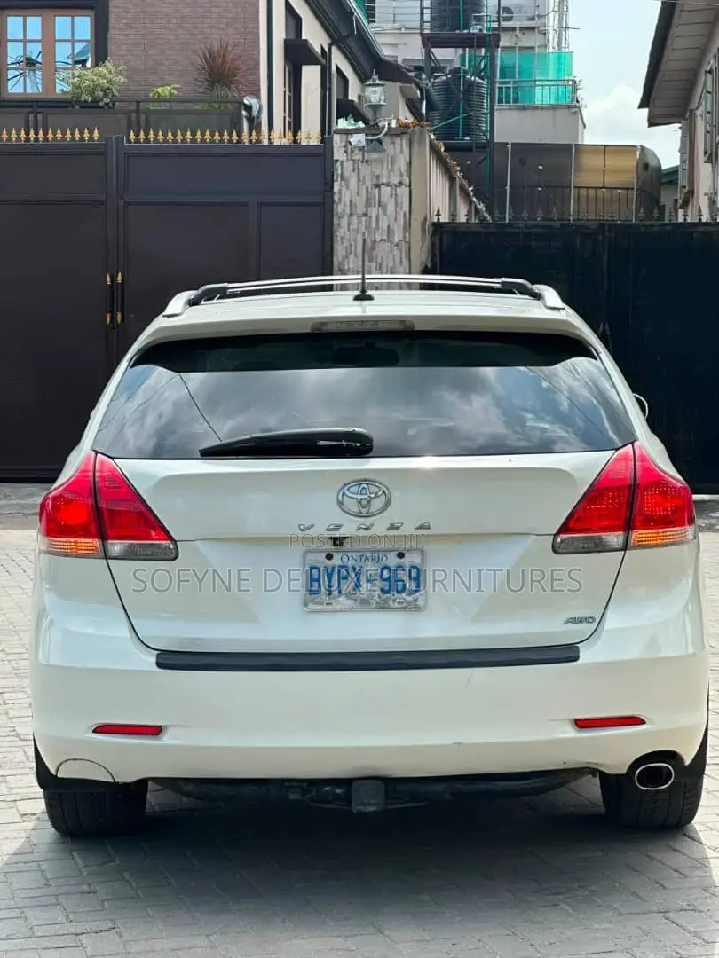 Toyota Venza 2010 White