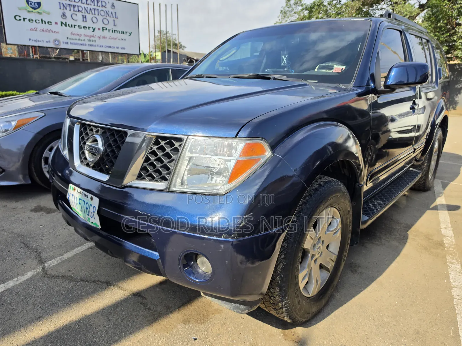 Nissan Pathfinder LE 2005 Blue