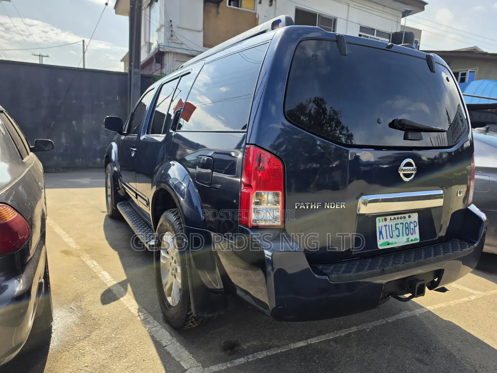 Nissan Pathfinder LE 2005 Blue