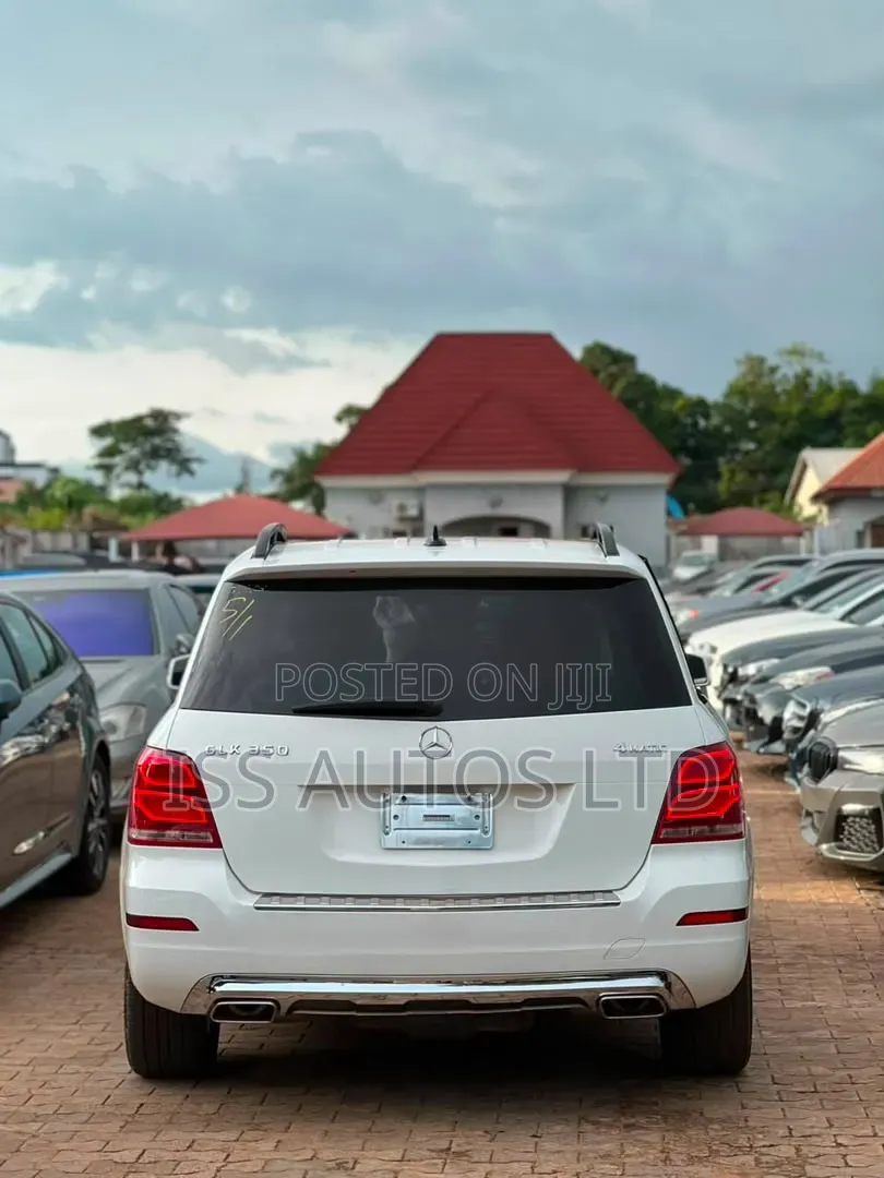 Mercedes-Benz GLK-Class Base GLK 350 4dr AWD 4MATIC (3.5L 6cyl 7A) 2015