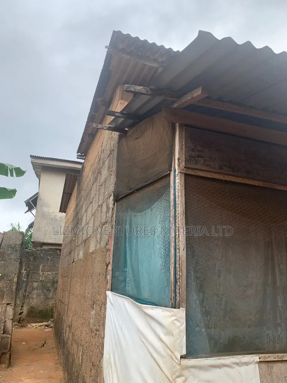 2bdrm Bungalow in Egan, Ikotun/Igando for sale
