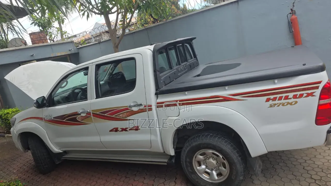 Toyota Hilux 2015 White