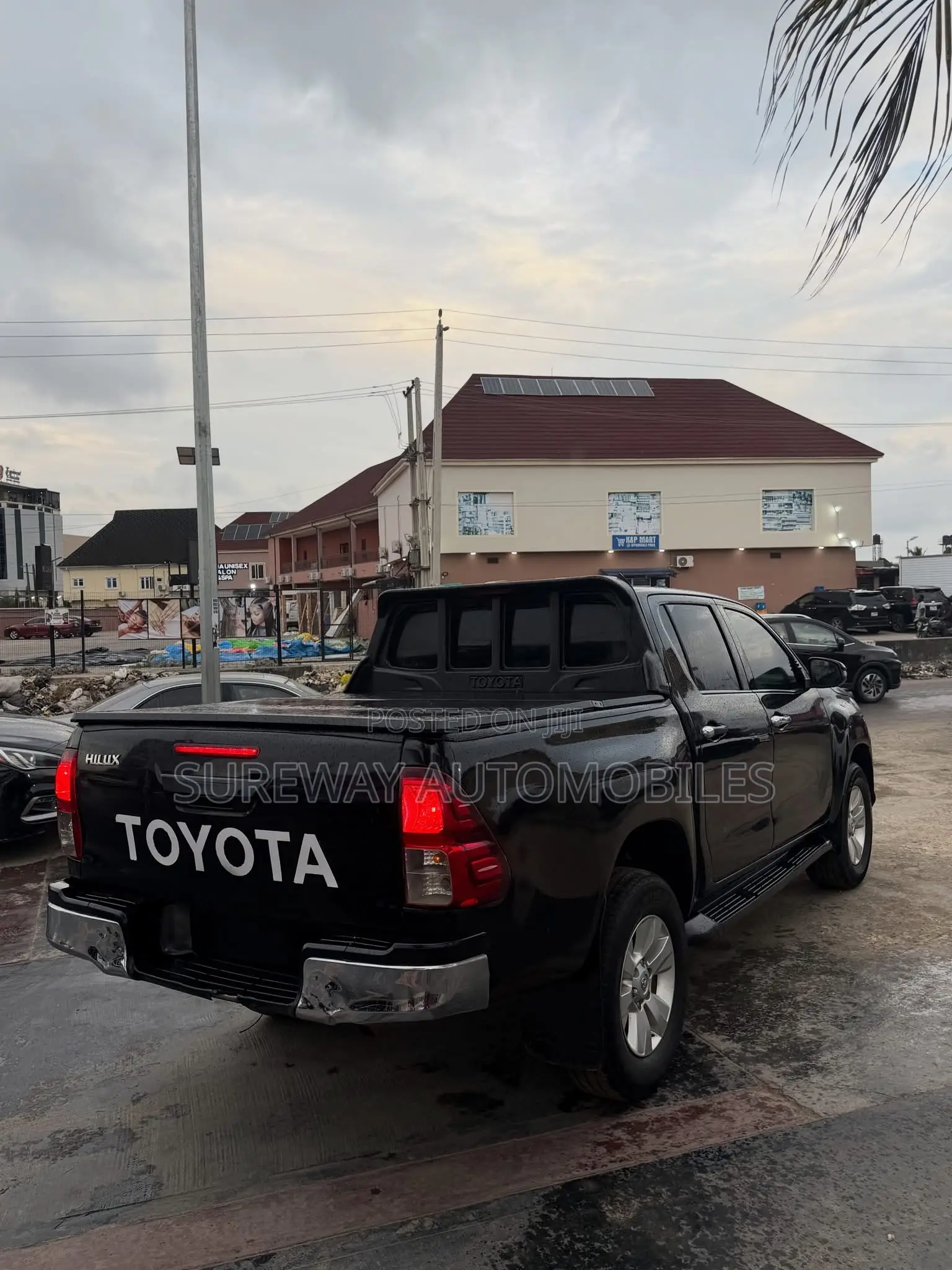 Toyota Hilux 2018 Black