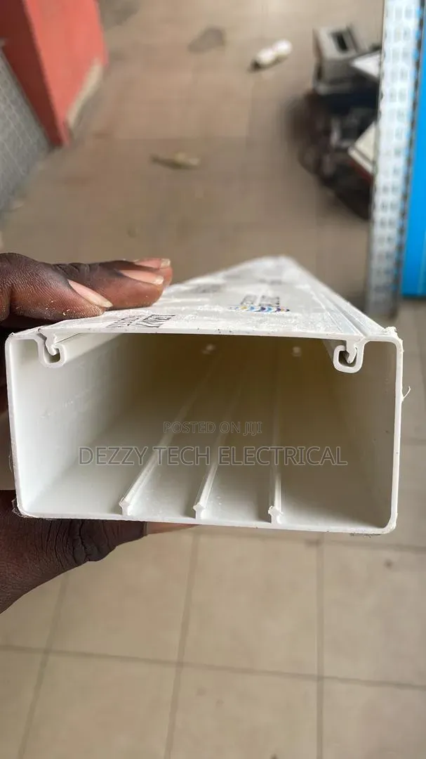 100mmx50mm PVC Cable Trunking / Cable Duct