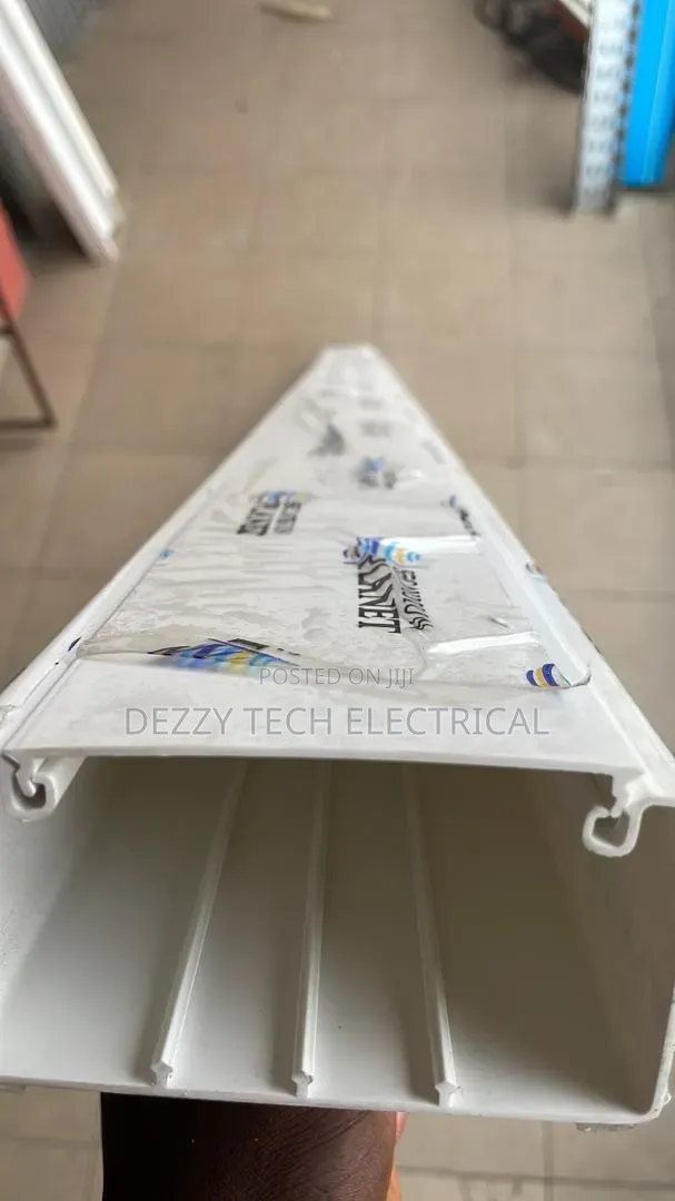 100mmx50mm PVC Cable Trunking / Cable Duct