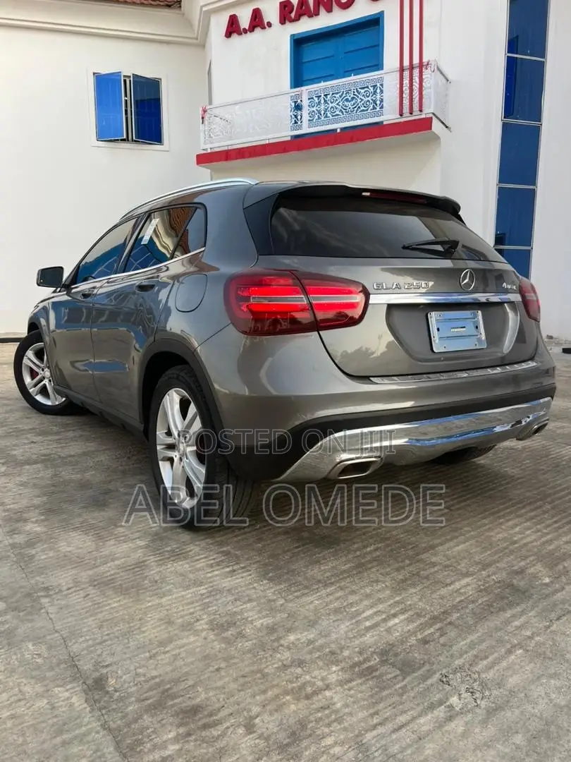 Mercedes-Benz GLA 250 2016 Gray