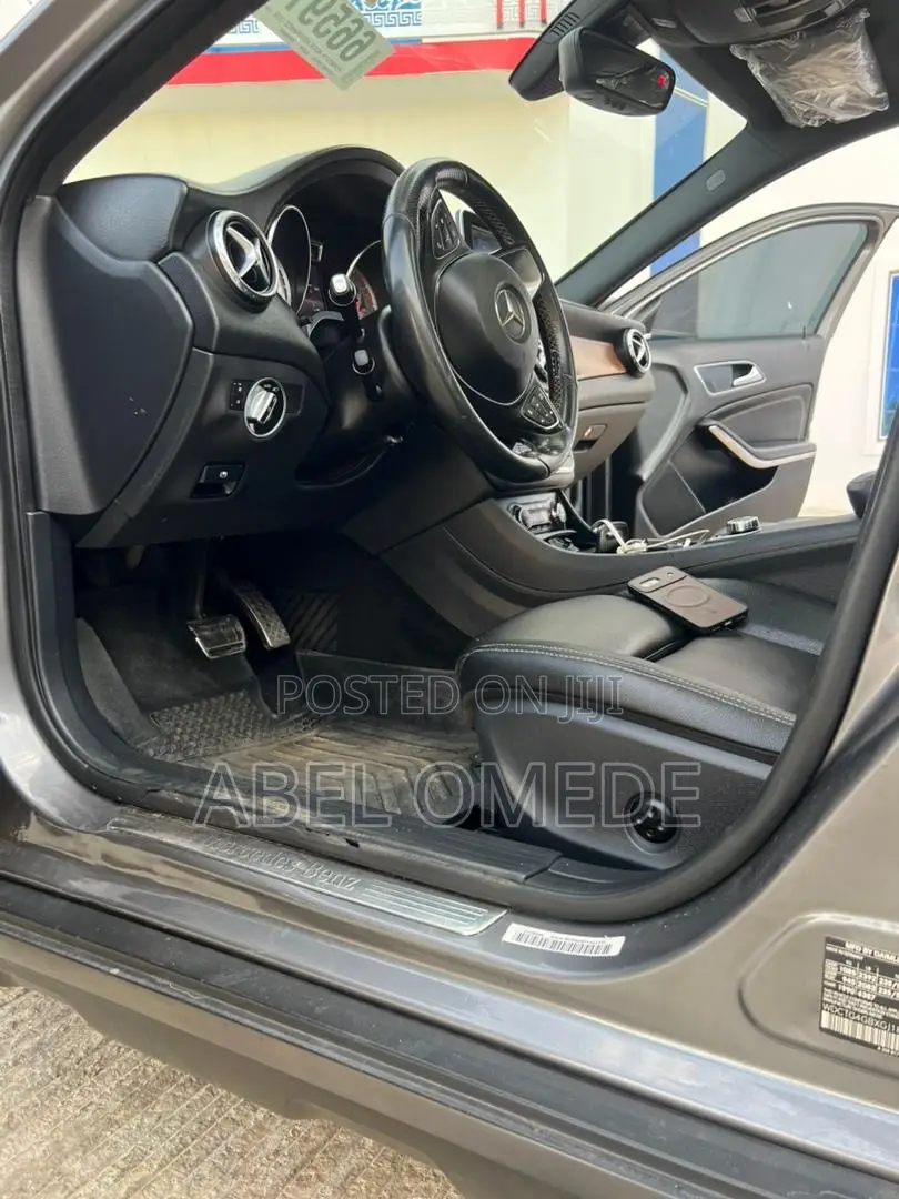 Mercedes-Benz GLA 250 2016 Gray