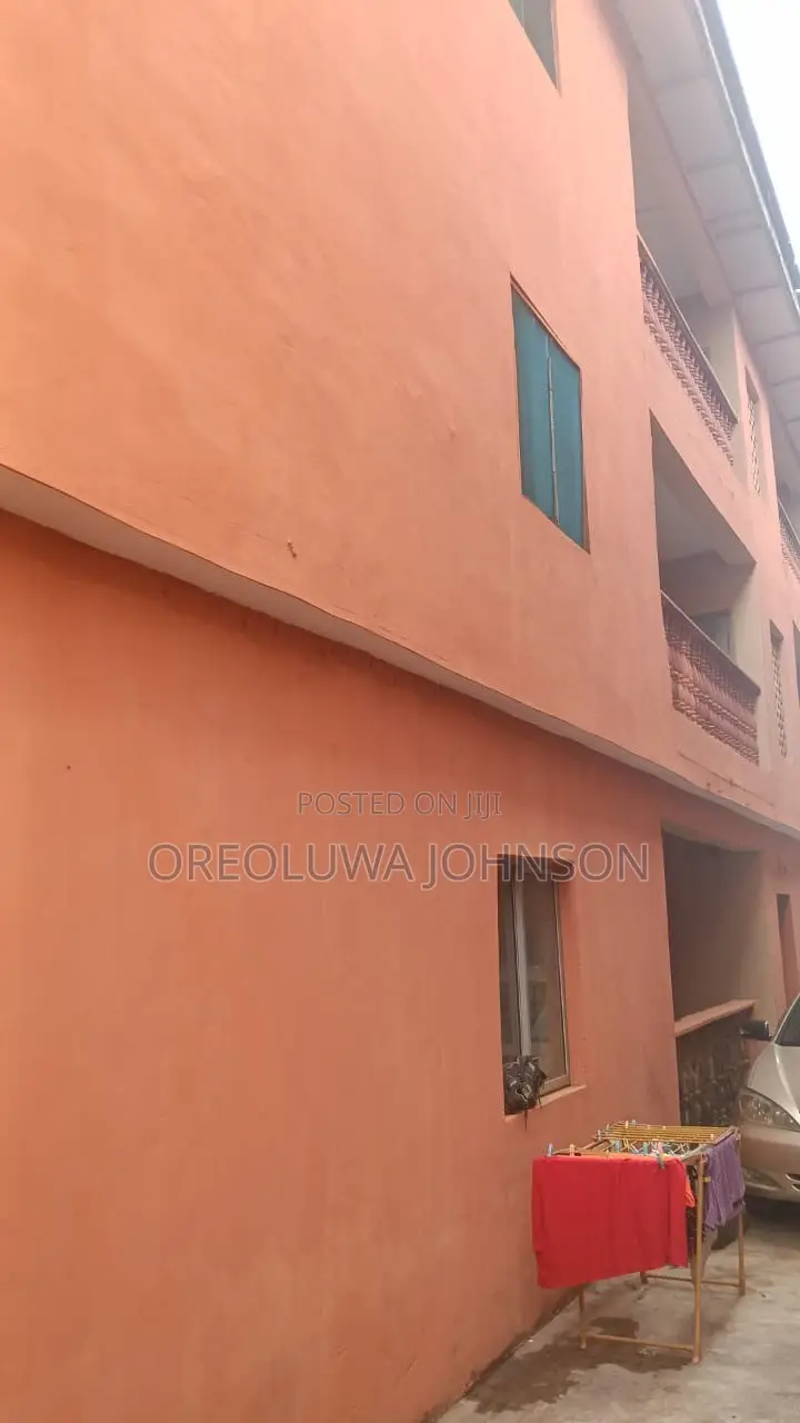 3bdrm Block of Flats in Iseri Olofin for sale