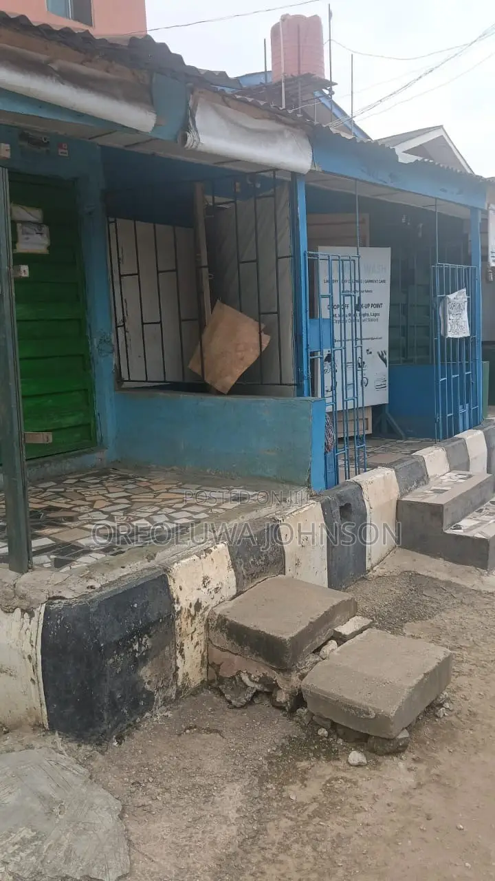 3bdrm Block of Flats in Iseri Olofin for sale