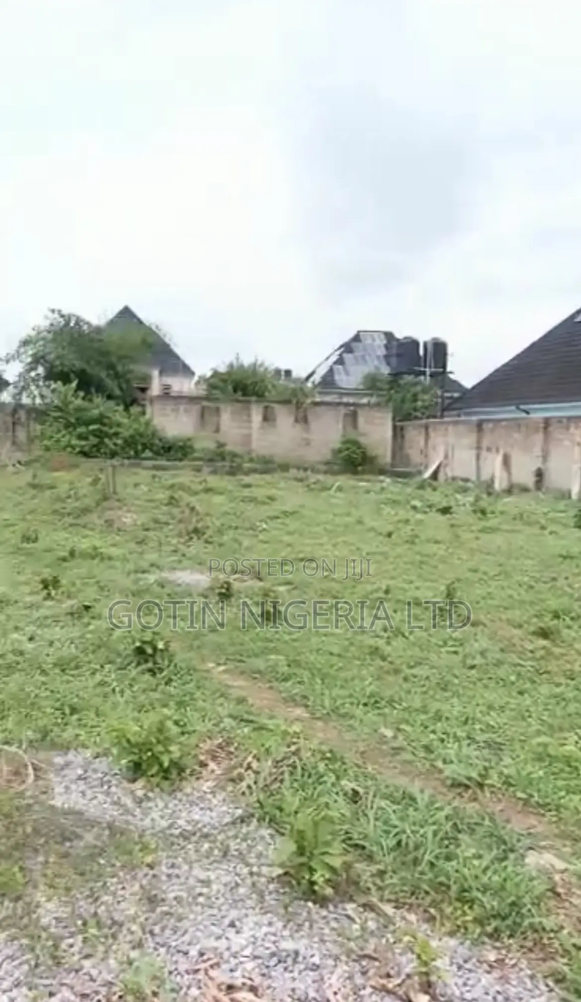Distress Sale: 100×100ft Land, 5 Poles From Tarred Road