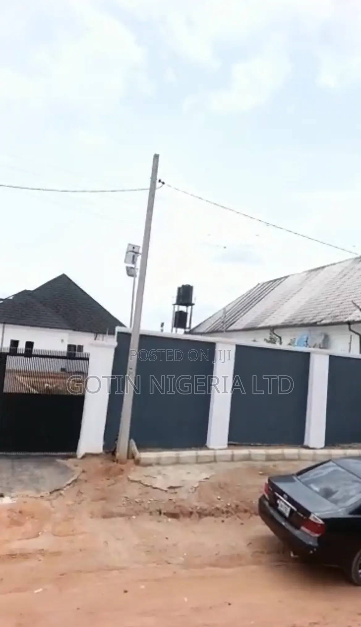 Distress Sale: 100×100ft Land, 5 Poles From Tarred Road