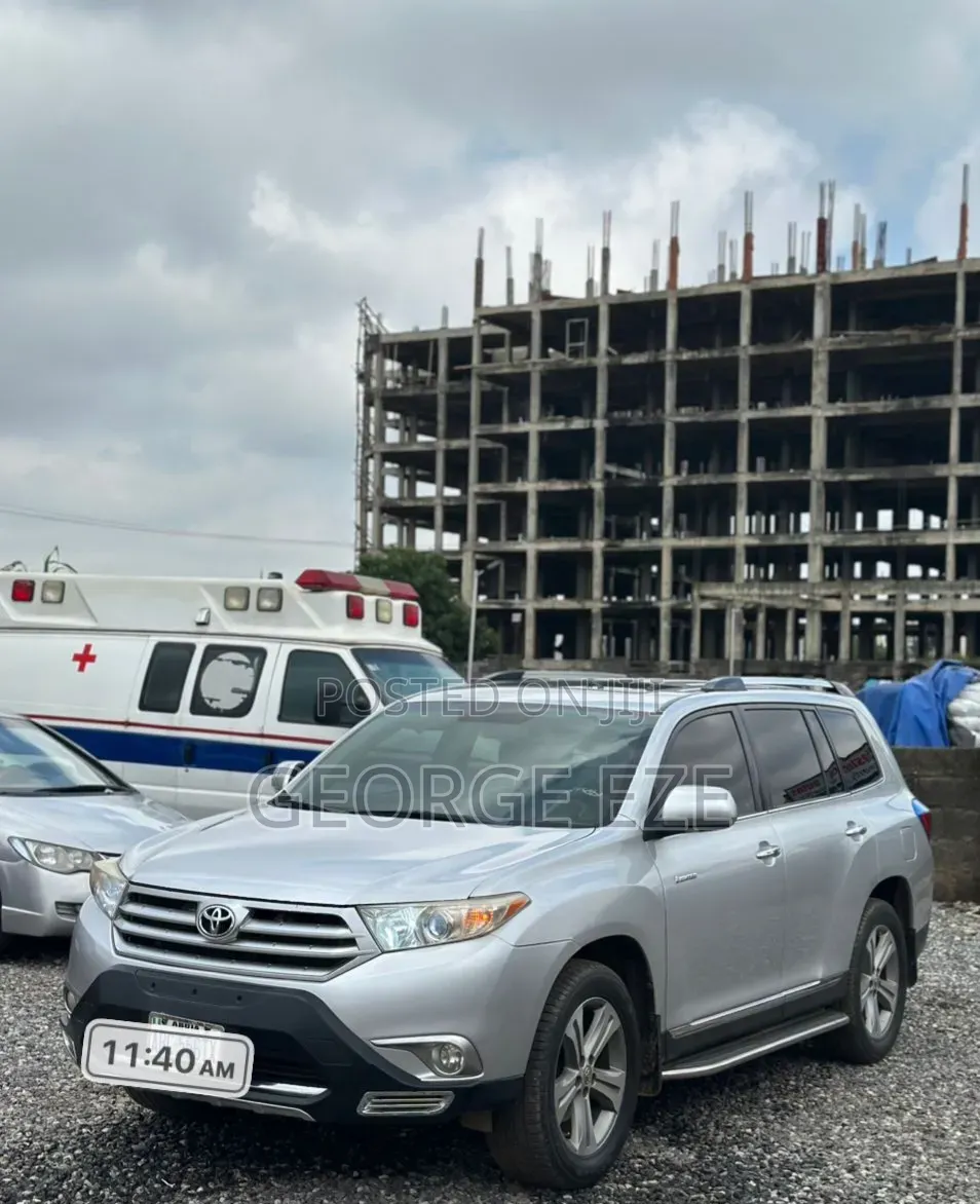 Toyota Highlander 2012 Silver