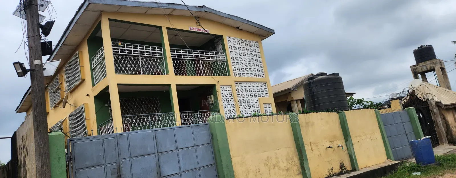 16bdrm Block of Flats in Bolumole, Ring Road, Ibadan for sale
