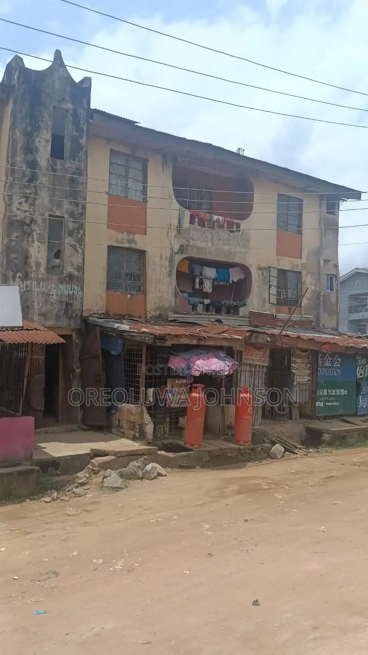 2bdrm Block of Flats in Iseri Olofin for sale