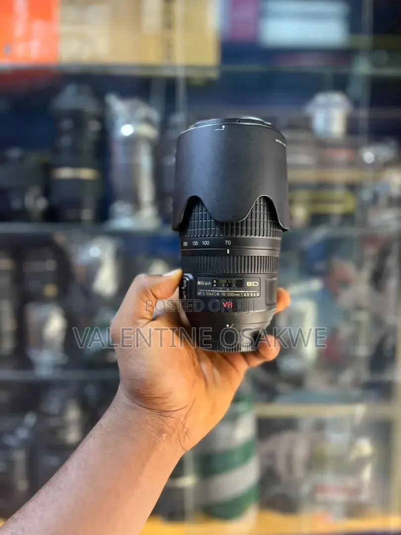 Nikon Lens 70-300mm 1.4 VR