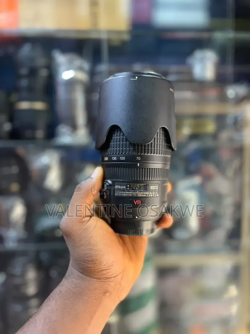 Nikon Lens 70-300mm 1.4 VR