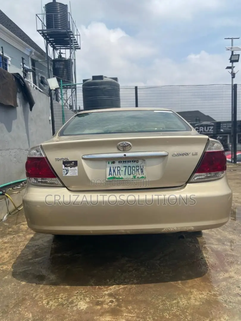 Toyota Camry 2006 Gold