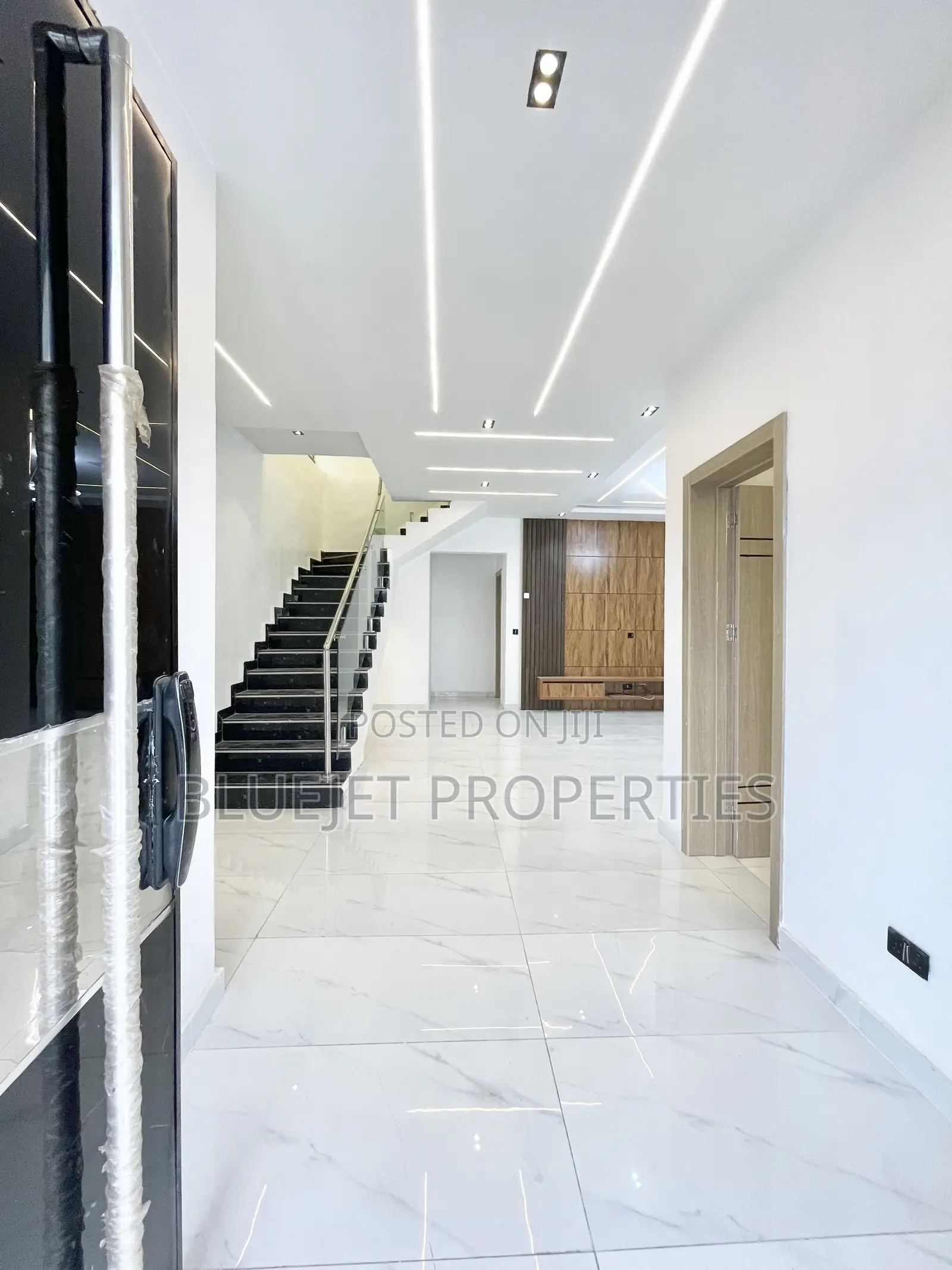 4bdrm Duplex in Ado / Ajah for sale