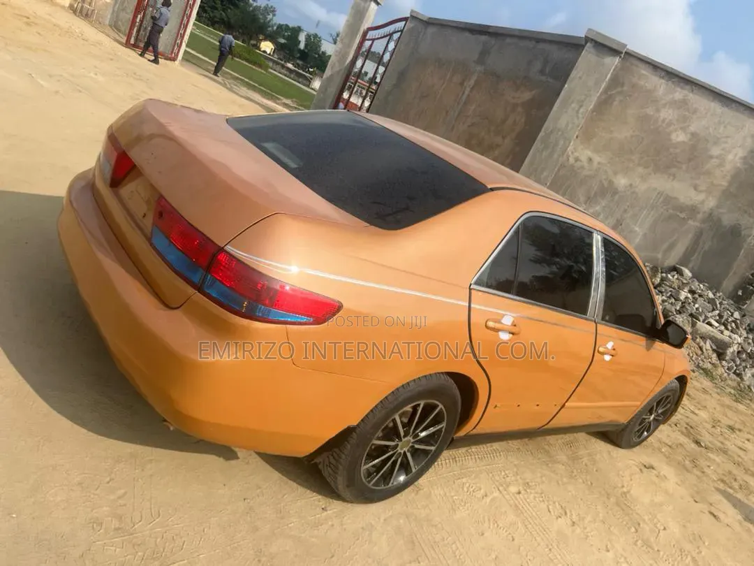 Honda Accord 2005 Orange