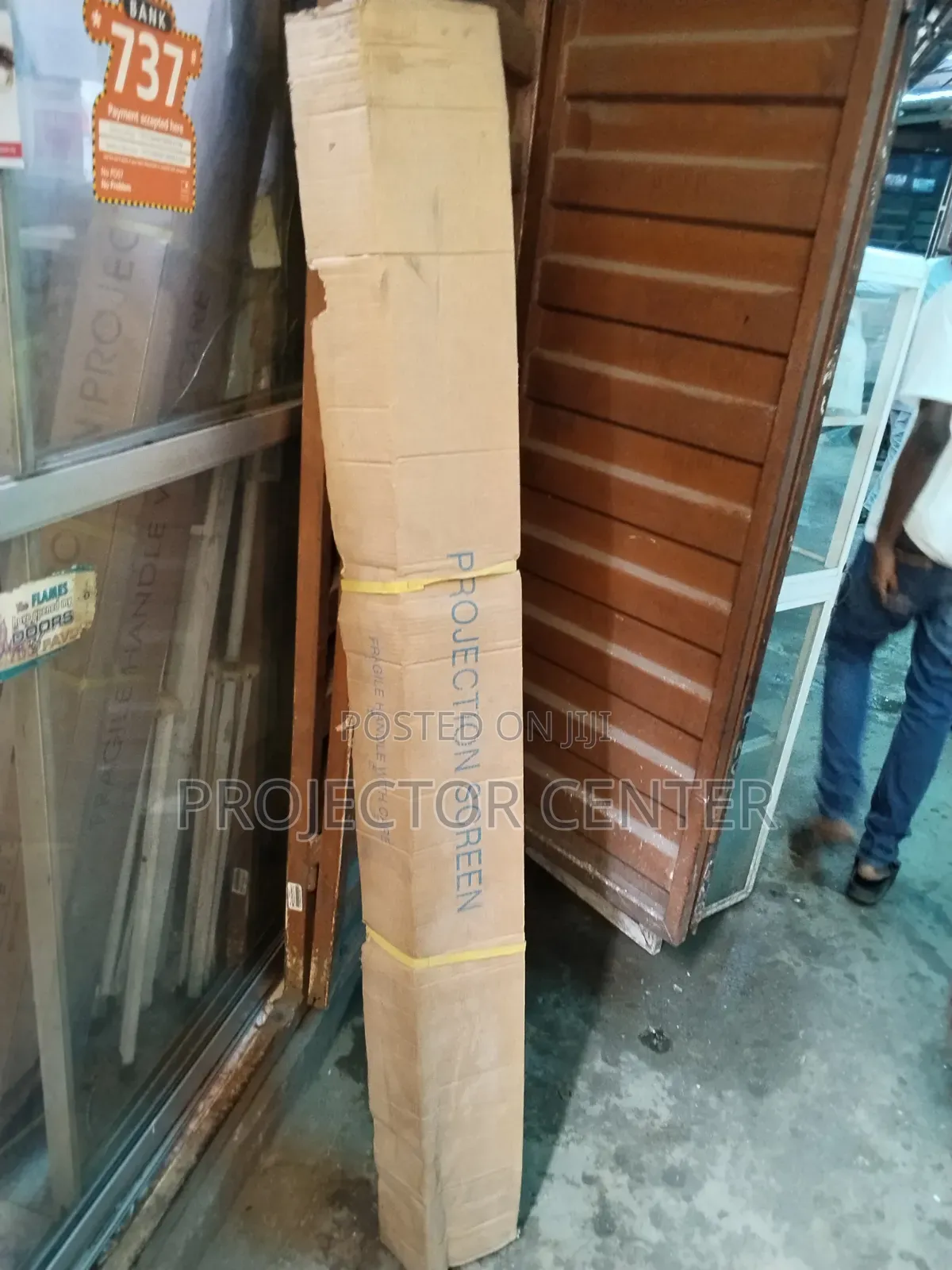 60" X 60" Tripod Projector Screen