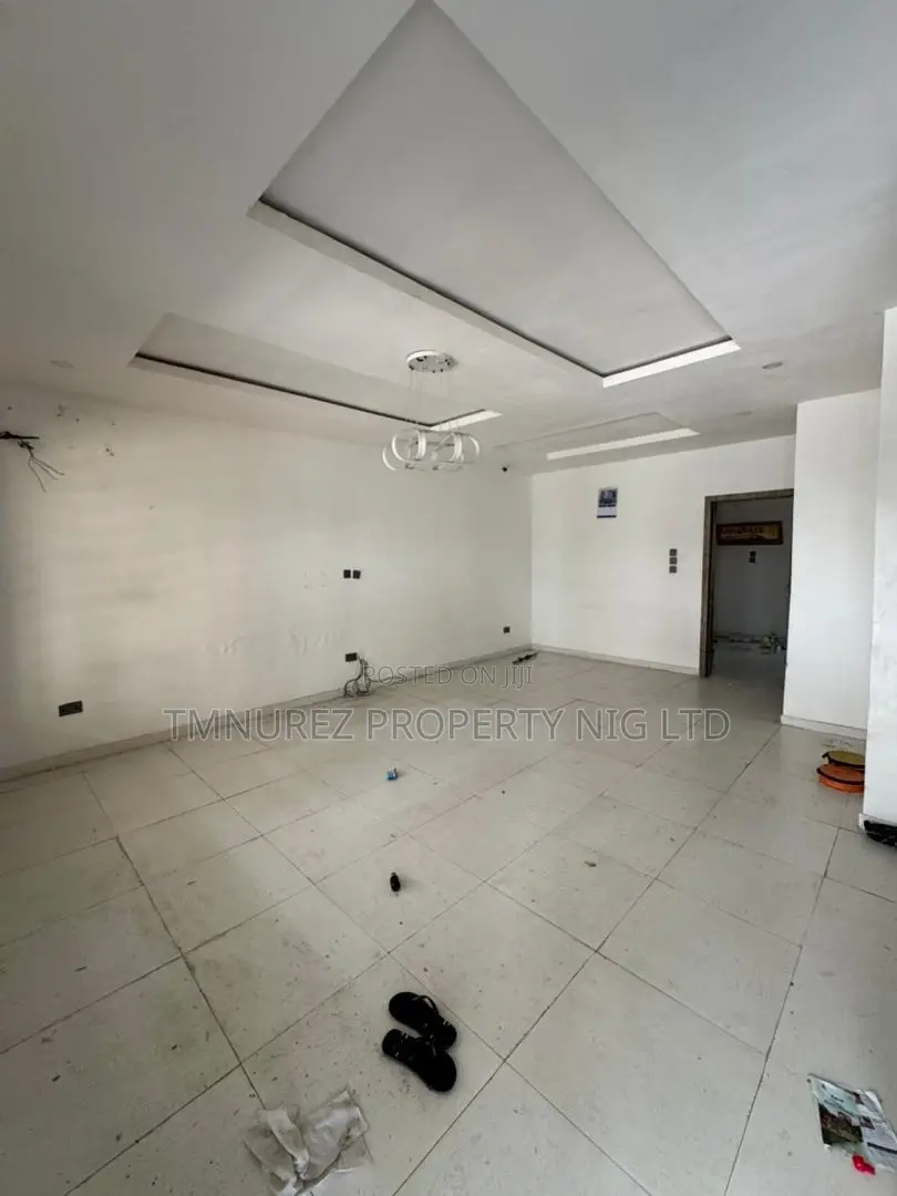 4bdrm Duplex in Chevron for rent