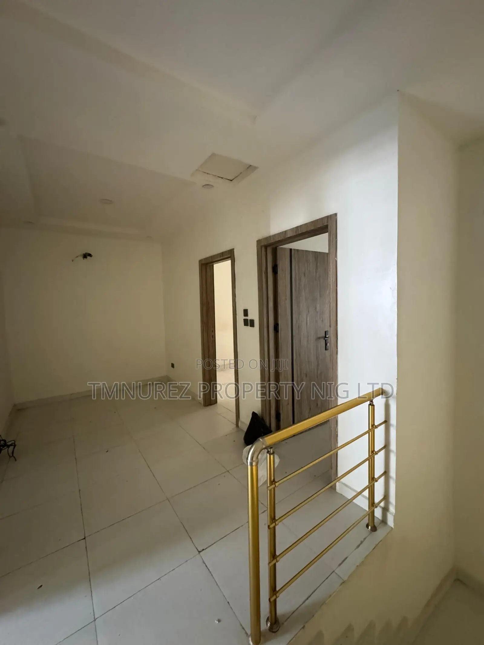 4bdrm Duplex in Chevron for rent