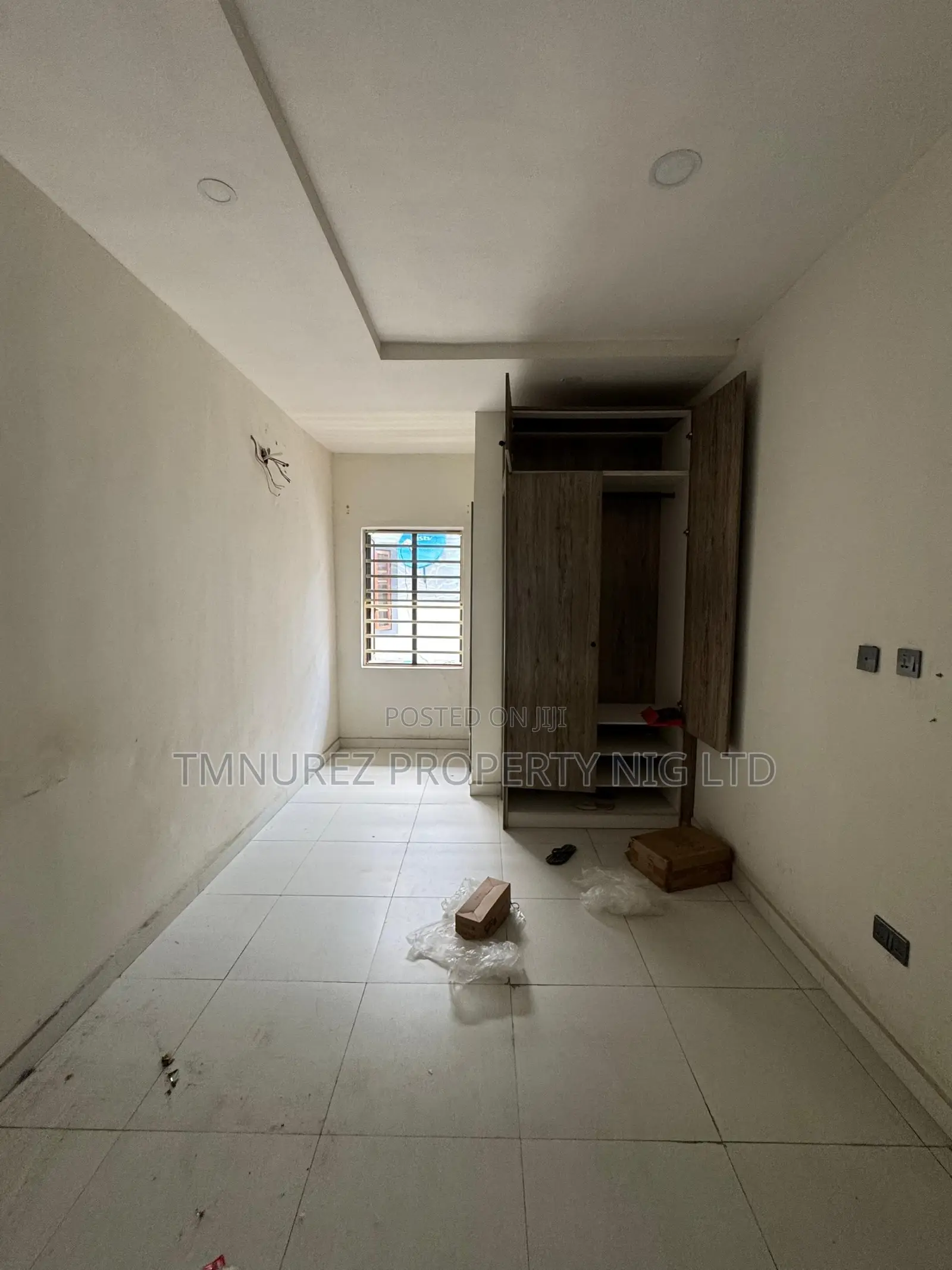 4bdrm Duplex in Chevron for rent
