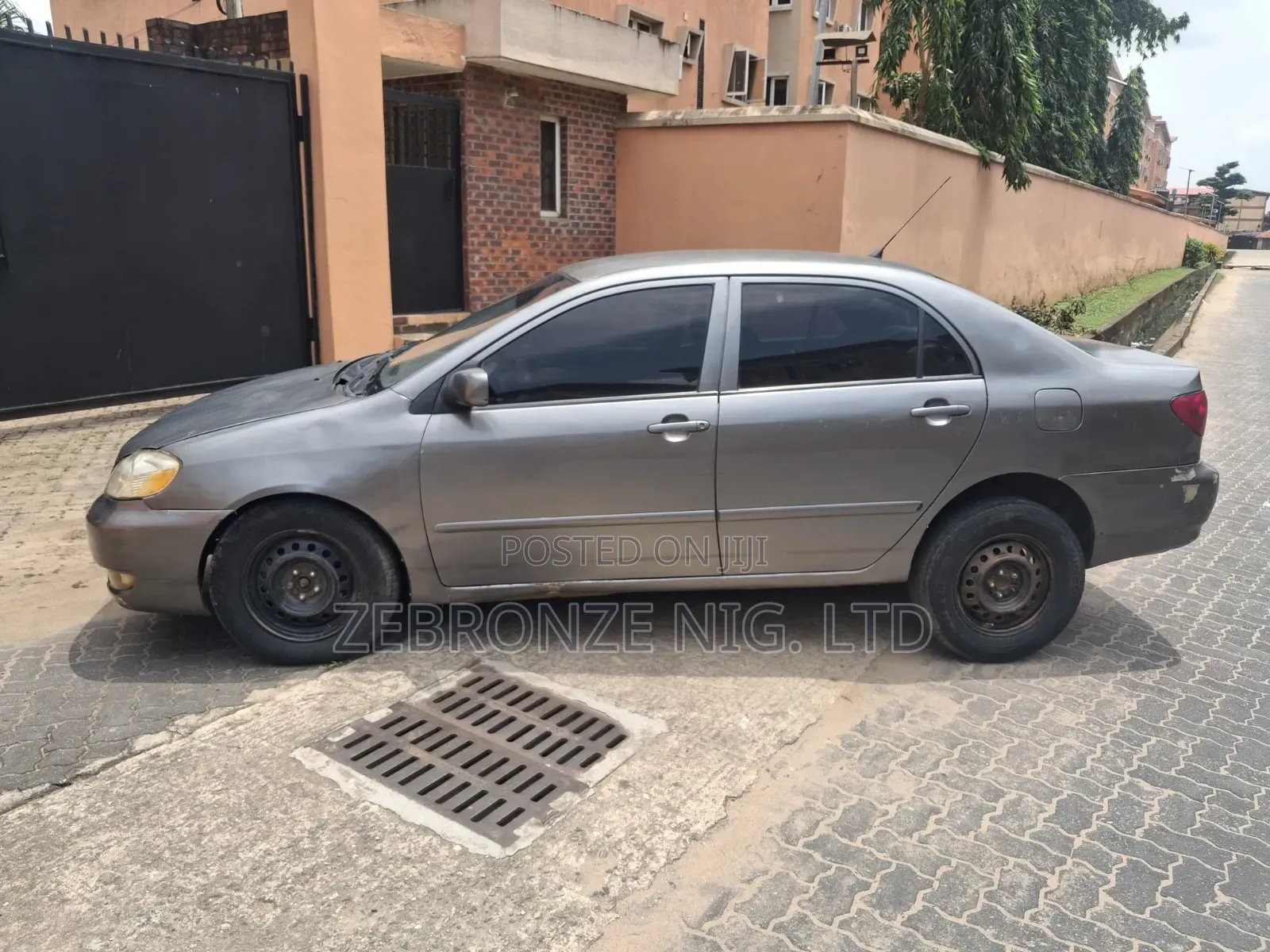 Toyota Corolla 2005 Gray