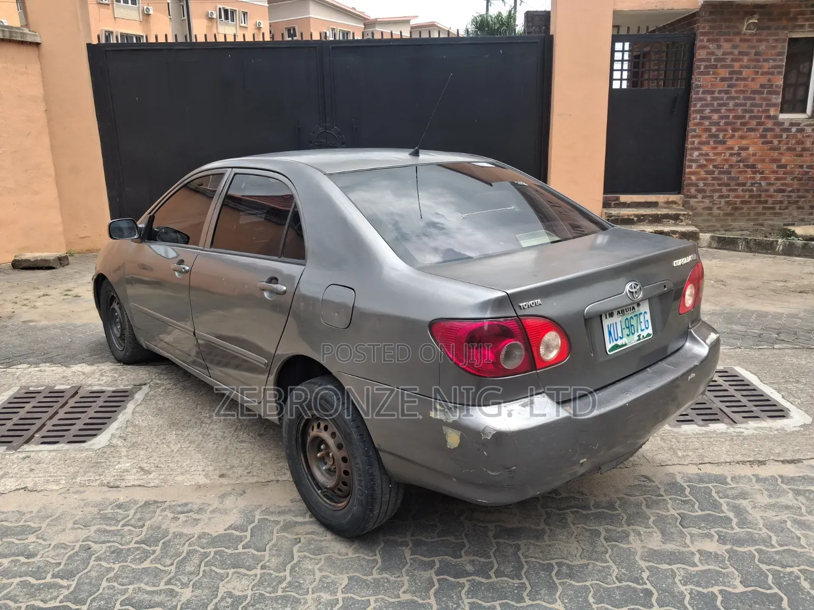 Toyota Corolla 2005 Gray