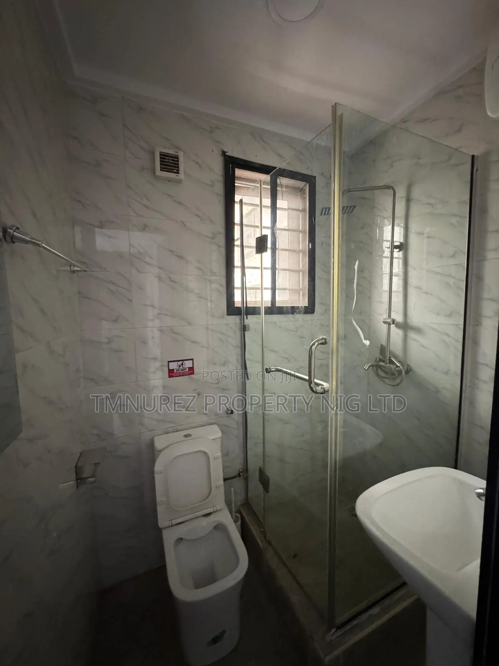 3bdrm Apartment in Lekki Phase 1 for rent