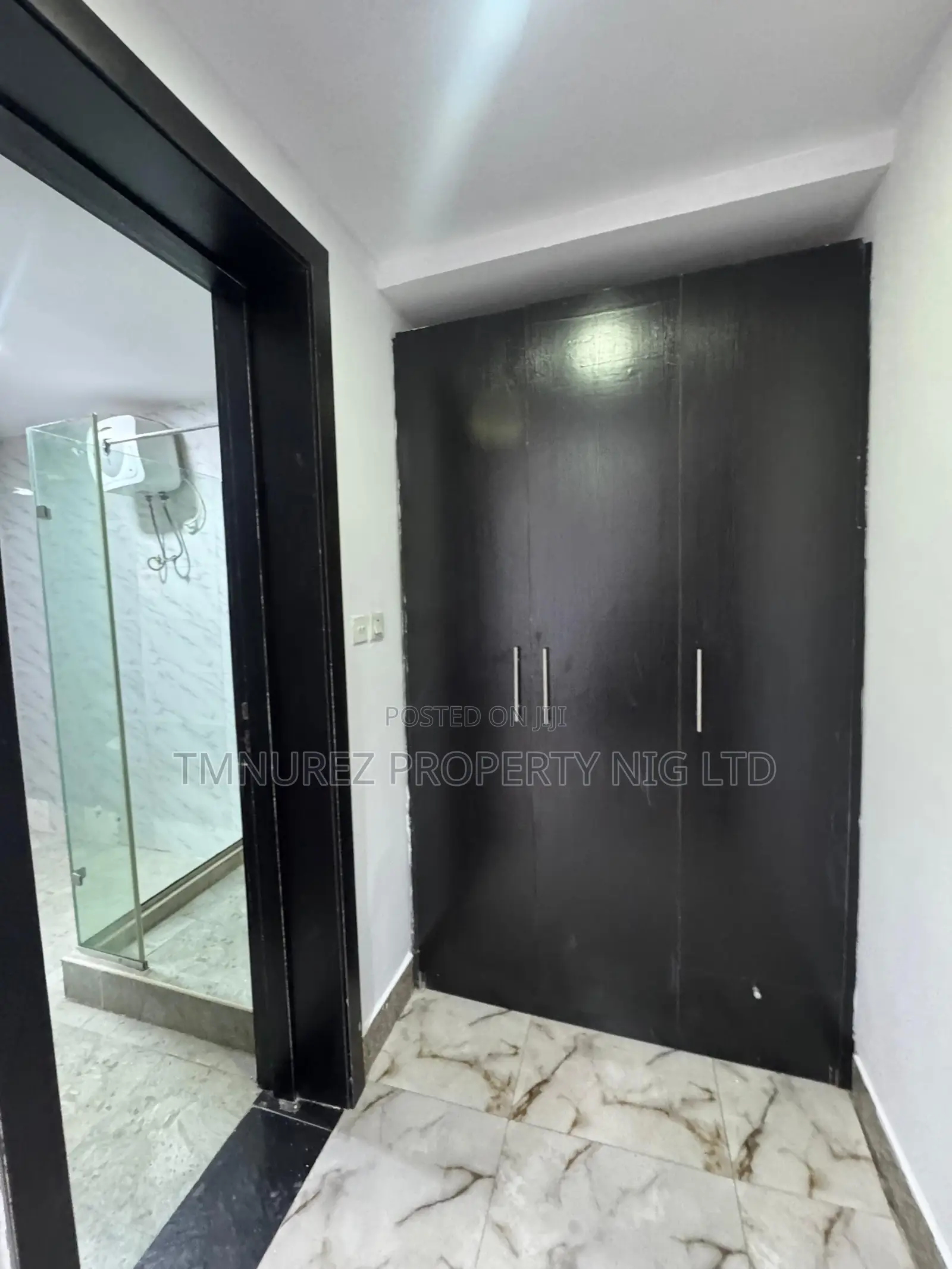3bdrm Apartment in Lekki Phase 1 for rent