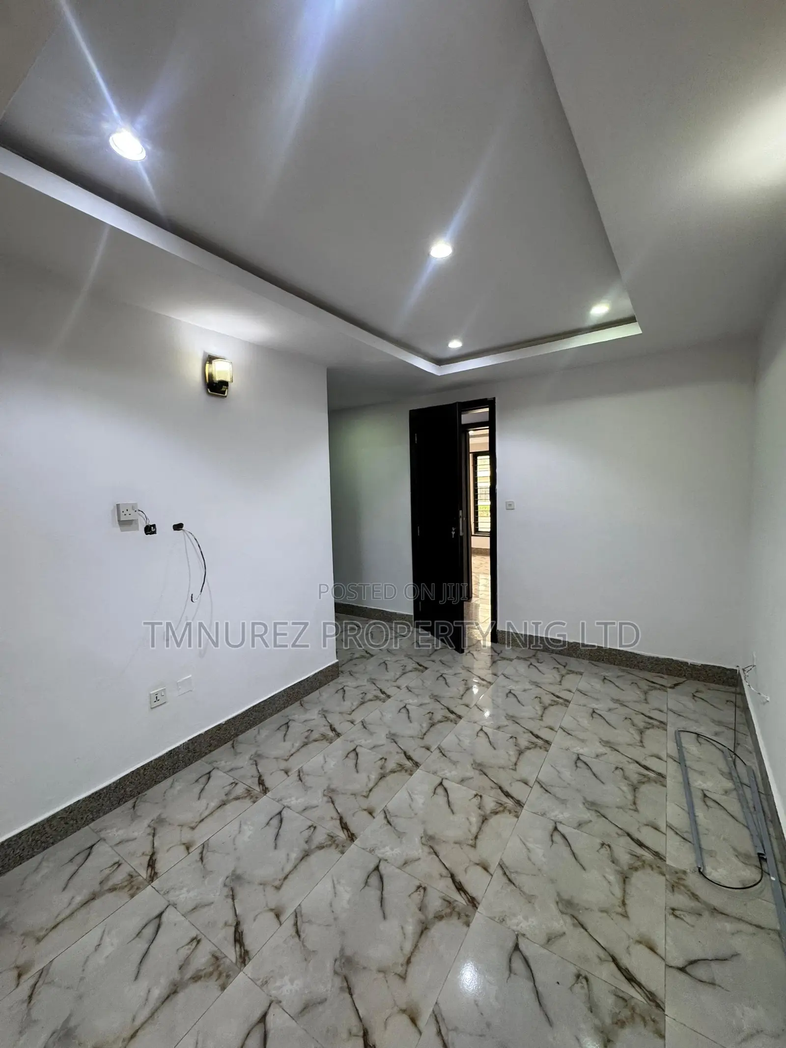 3bdrm Apartment in Lekki Phase 1 for rent