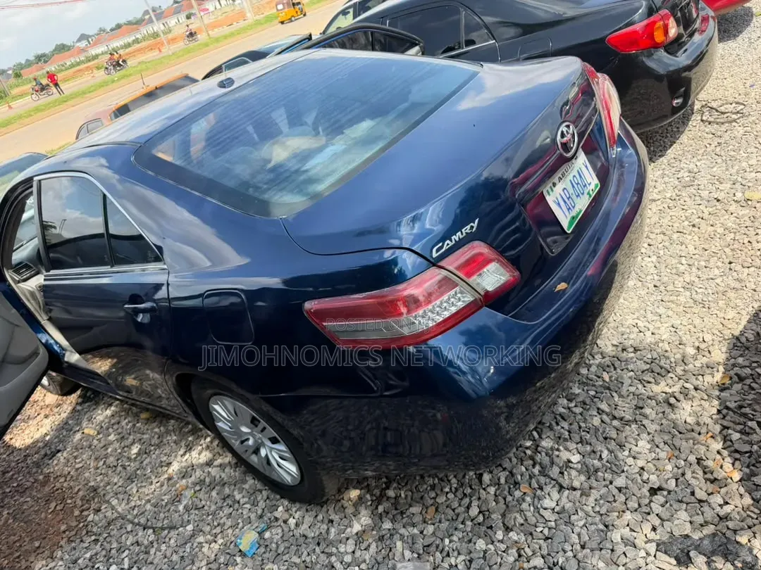 Toyota Camry 2011 Blue