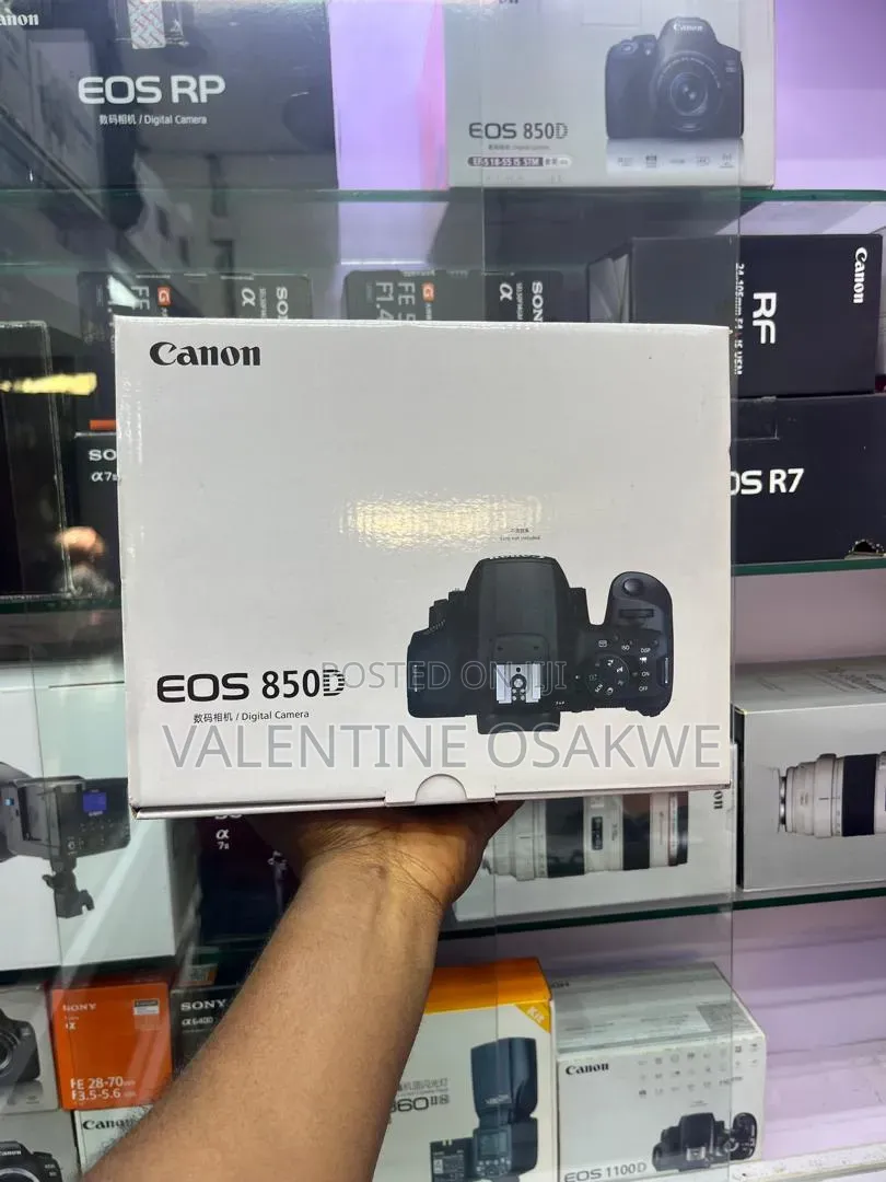 Canon 850D With Lens 18-55mm