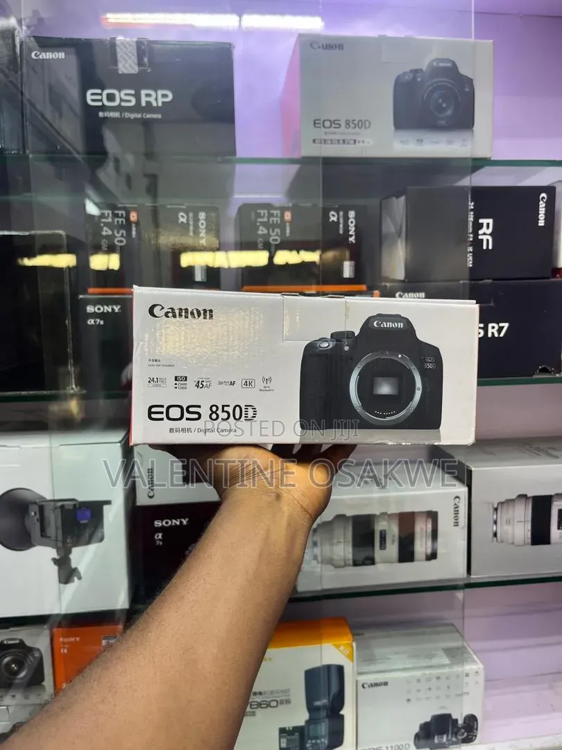 Canon 850D With Lens 18-55mm