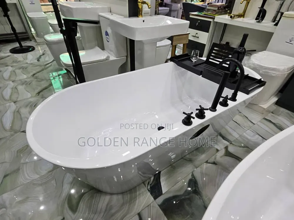 Executive Acrylic Bathtub With Black Mixer Tap