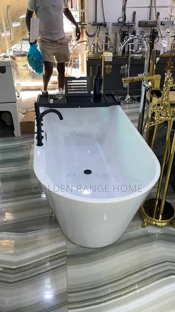 Executive Acrylic Bathtub With Black Mixer Tap