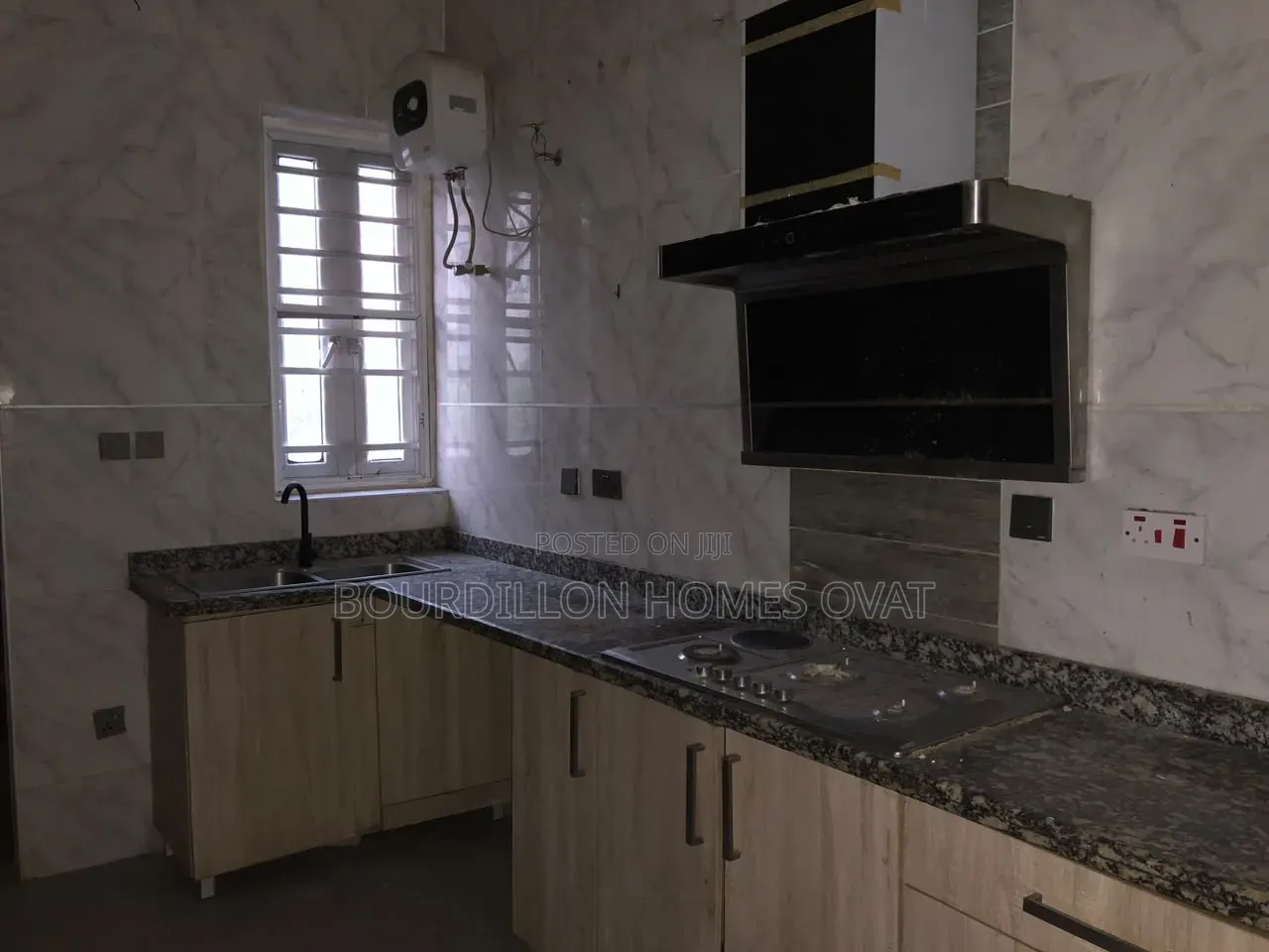 4bdrm Duplex in Harris Drive Vgc for rent