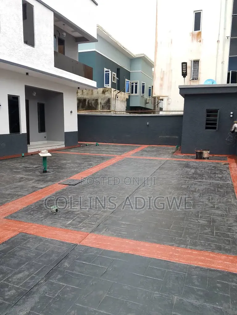 5bdrm Duplex in Sangotedo Ajah for sale