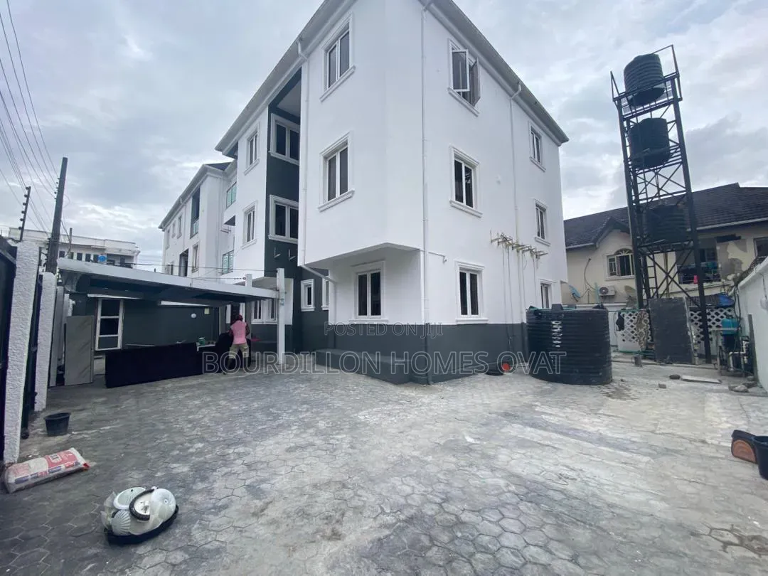 3bdrm Apartment in Osapa London Lekki for rent