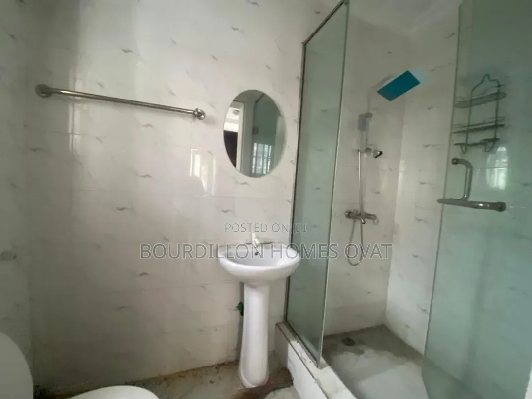 3bdrm Apartment in Osapa London Lekki for rent