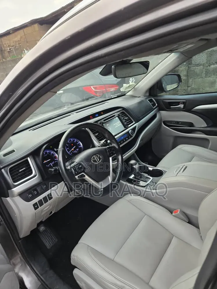 Toyota Highlander 2019 Gray