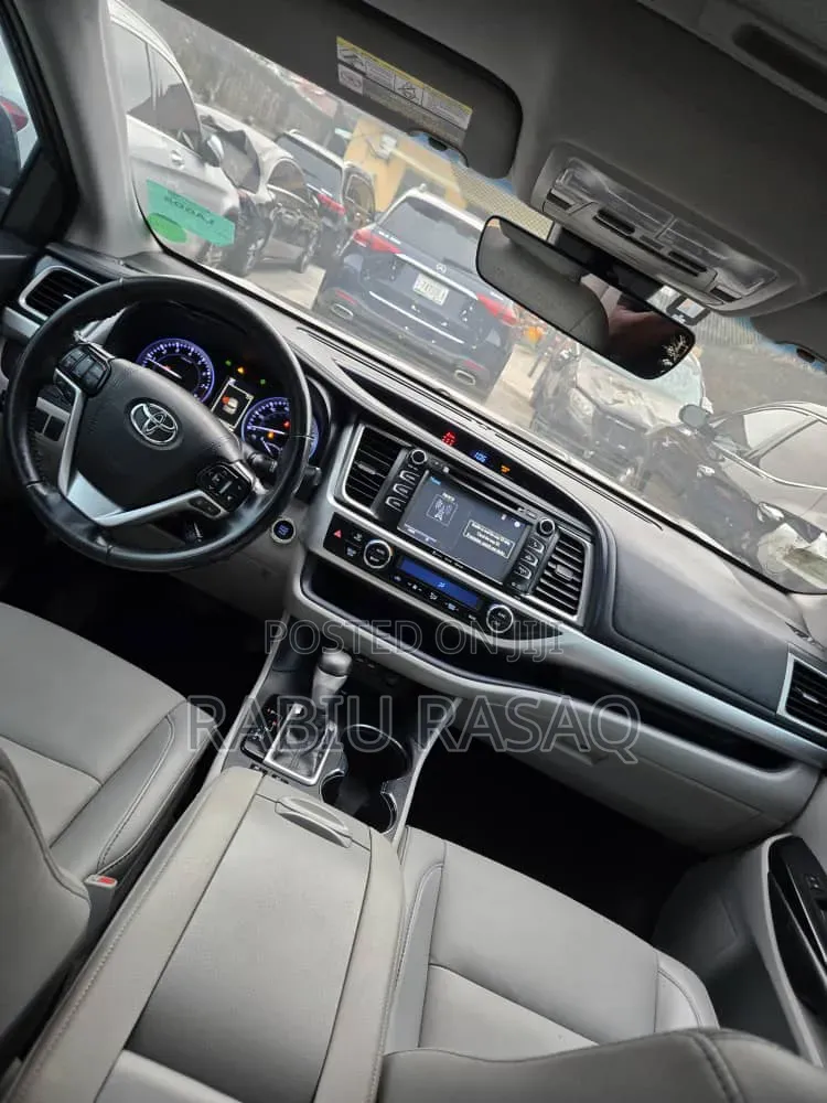 Toyota Highlander 2019 Gray