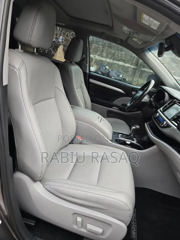 Toyota Highlander 2019 Gray