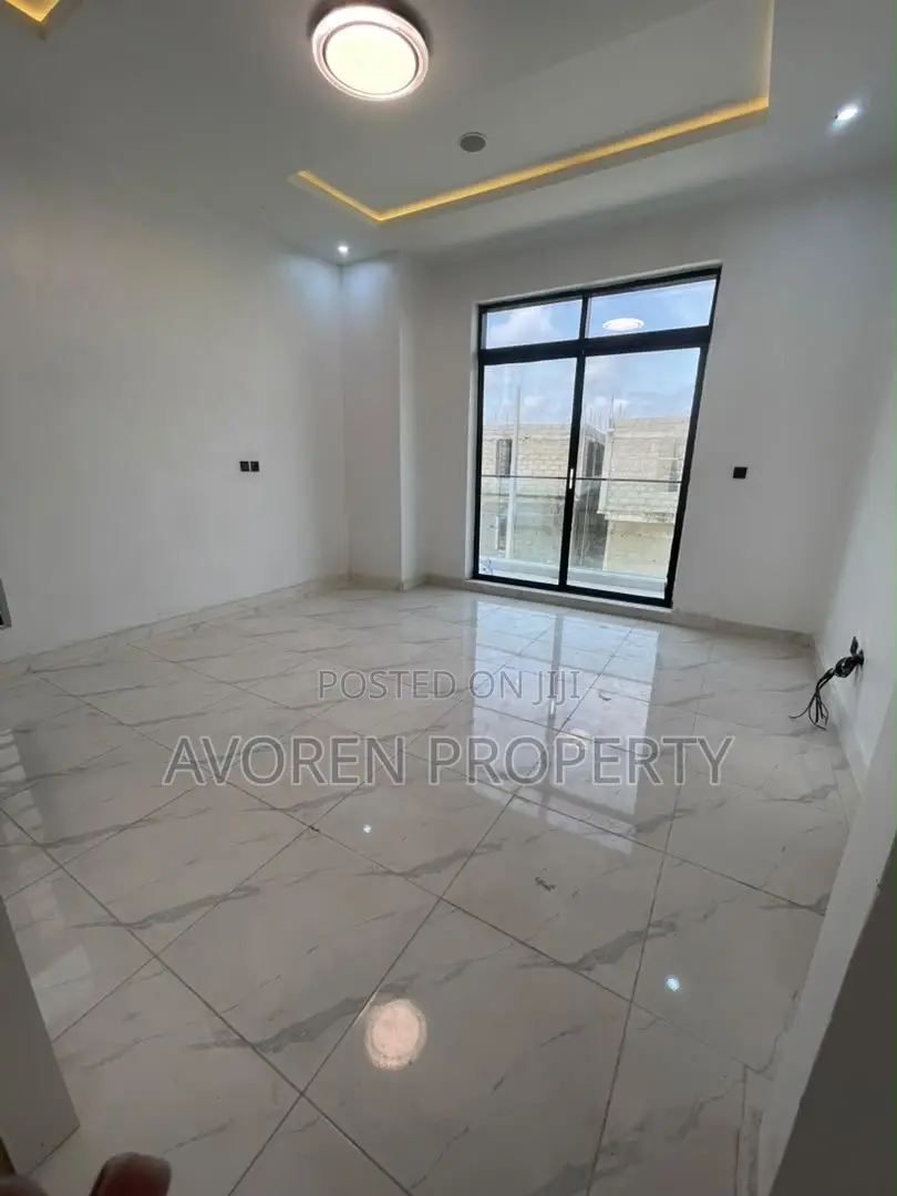 4bdrm Apartment in Ajah for sale